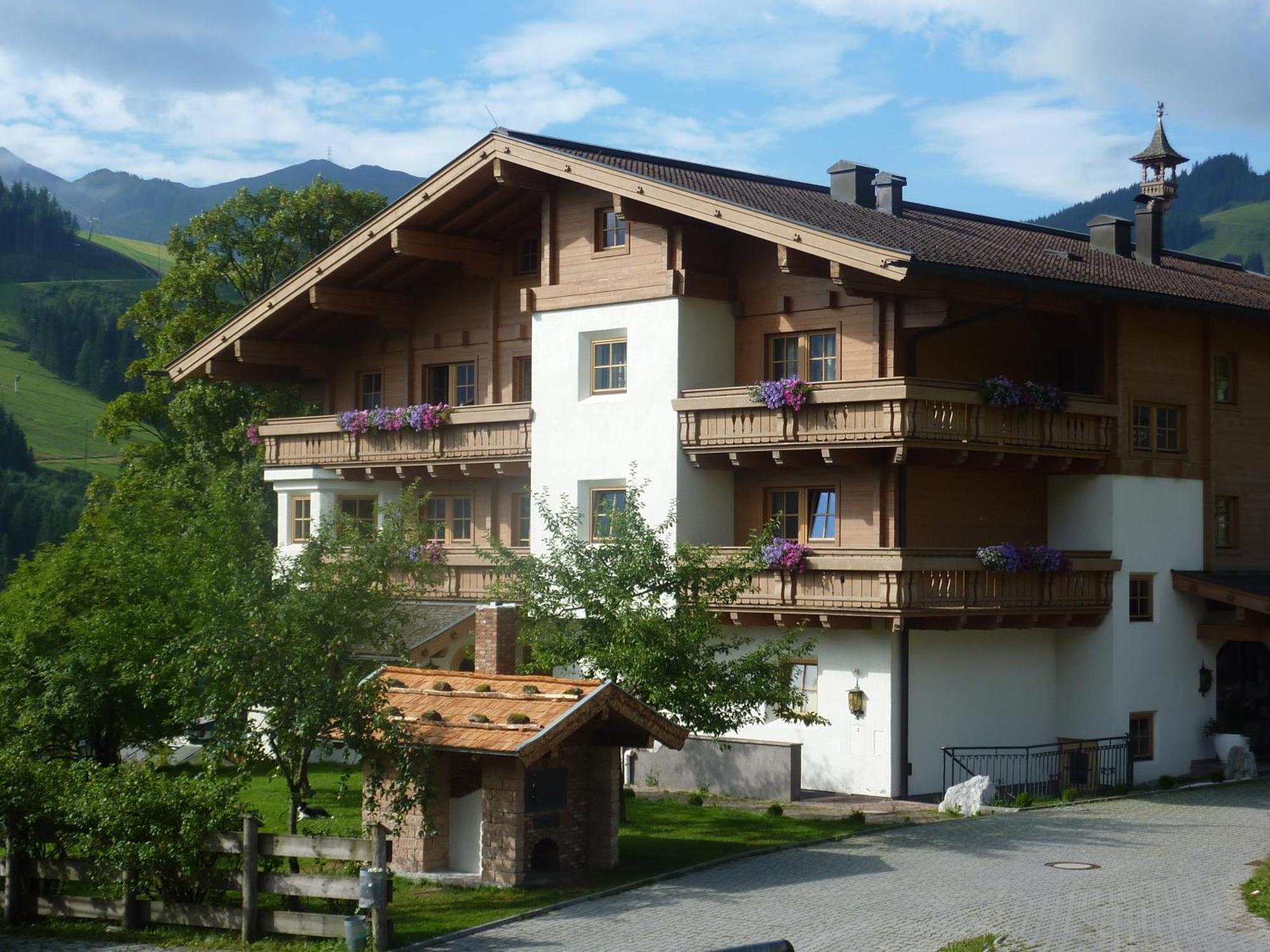 Aparthotel Feriengut Hasenau Saalbach-Hinterglemm Exterior foto